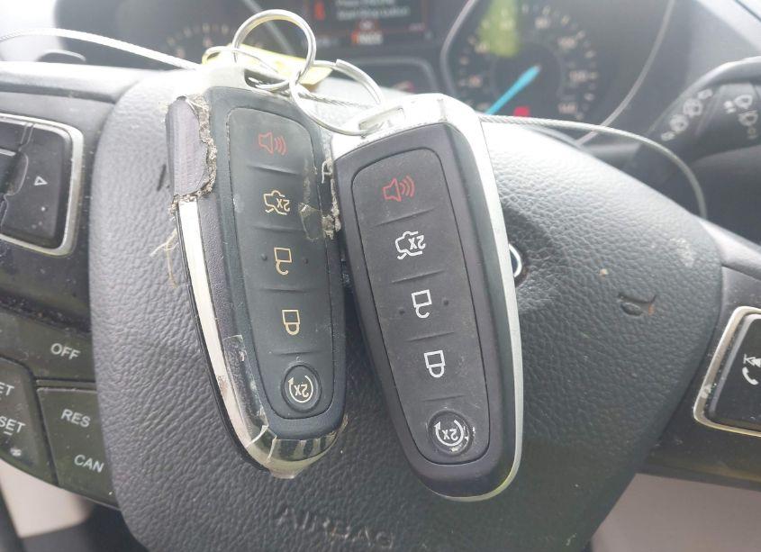 Photo 11 of 2017 Ford Escape TITANIUM (VIN 1FMCU0J98HUC99025)