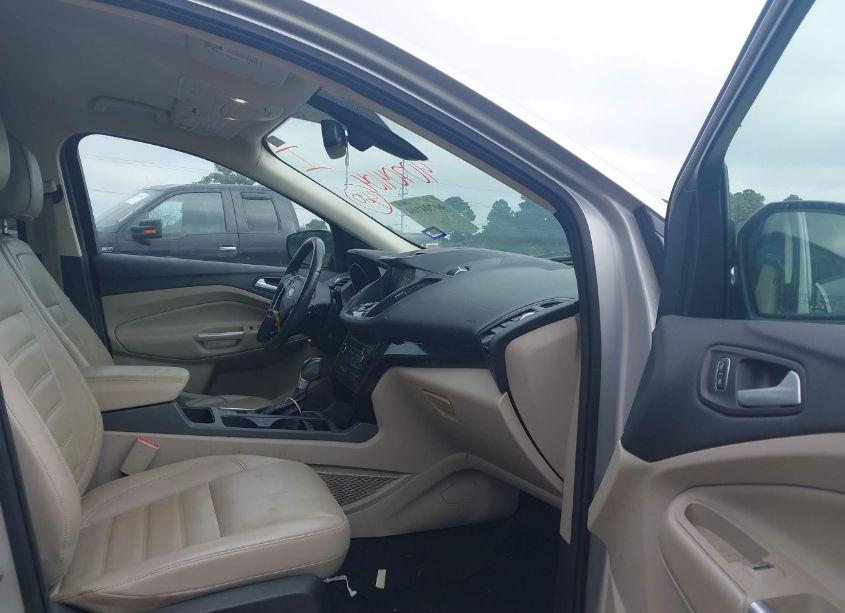 Photo 5 of 2017 Ford Escape TITANIUM (VIN 1FMCU0J98HUC99025)