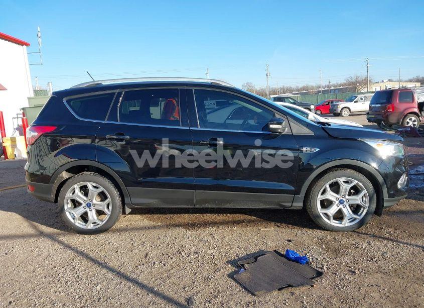 Photo 13 of 2018 Ford Escape TITANIUM (VIN 1FMCU0J98JUA22574)