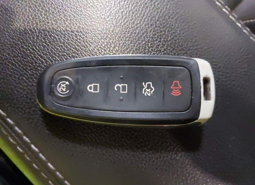 Photo 11 of 2017 Ford Escape TITANIUM (VIN 1FMCU0JD0HUE70421)