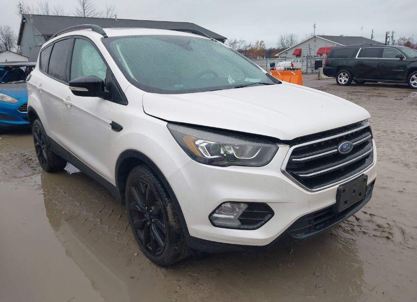 2017 Ford Escape TITANIUM (VIN 1FMCU0JD3HUA48949) main photo