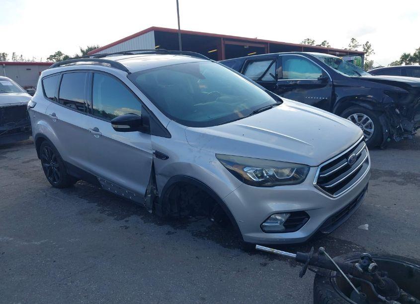 2017 Ford Escape TITANIUM (VIN 1FMCU0JD6HUC19077) main photo
