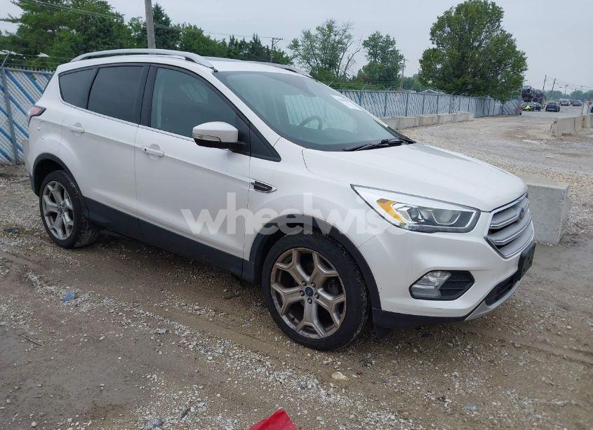 2017 Ford Escape TITANIUM (VIN 1FMCU0JD7HUB97140) main photo