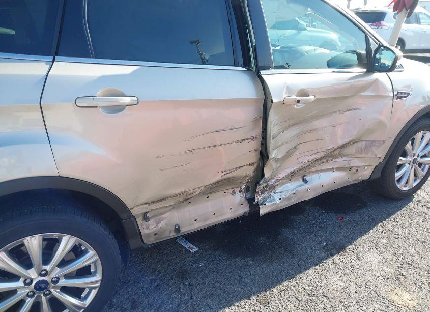 Photo 6 of 2017 Ford Escape TITANIUM (VIN 1FMCU0JD8HUD42413)