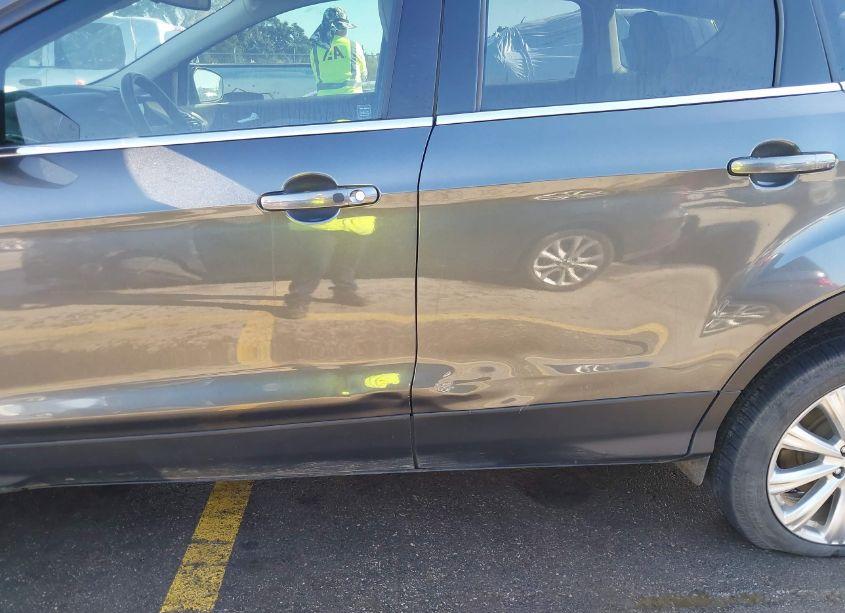 Photo 18 of 2017 Ford Escape TITANIUM (VIN 1FMCU0JD9HUA32108)