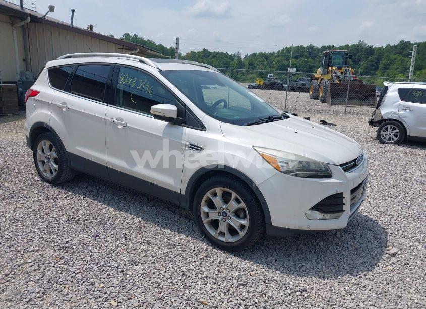 2015 Ford Escape TITANIUM (VIN 1FMCU0JX2FUC03241) main photo