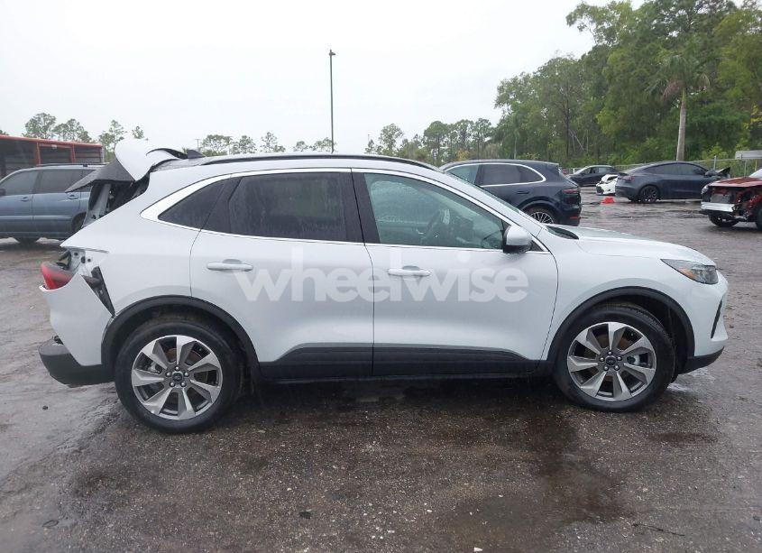 Photo 14 of 2025 Ford Escape PLATINUM (VIN 1FMCU0JZ4SUA18510)