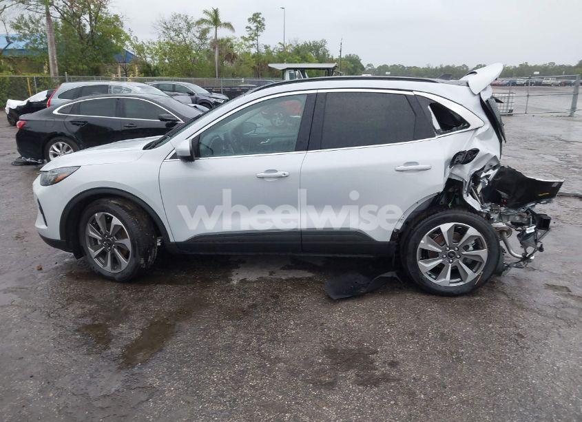 Photo 15 of 2025 Ford Escape PLATINUM (VIN 1FMCU0JZ4SUA18510)