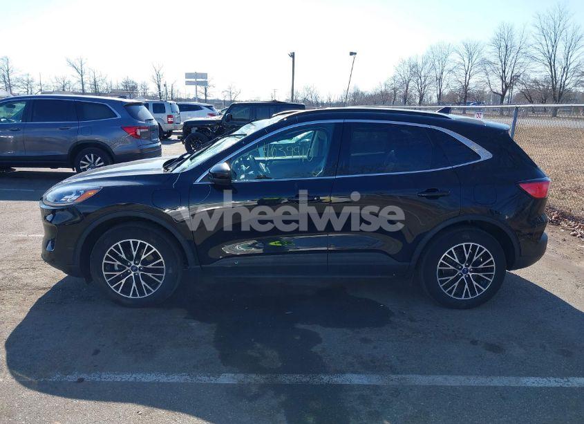 Photo 14 of 2022 Ford Escape TITANIUM PLUG-IN HYBRID (VIN 1FMCU0LZ1NUB74053)