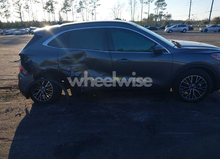 Photo 13 of 2022 Ford Escape TITANIUM PLUG-IN HYBRID (VIN 1FMCU0LZ3NUB95860)