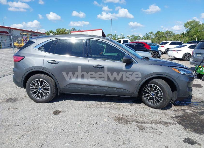 Photo 14 of 2022 Ford Escape TITANIUM PLUG-IN HYBRID (VIN 1FMCU0LZXNUB94916)