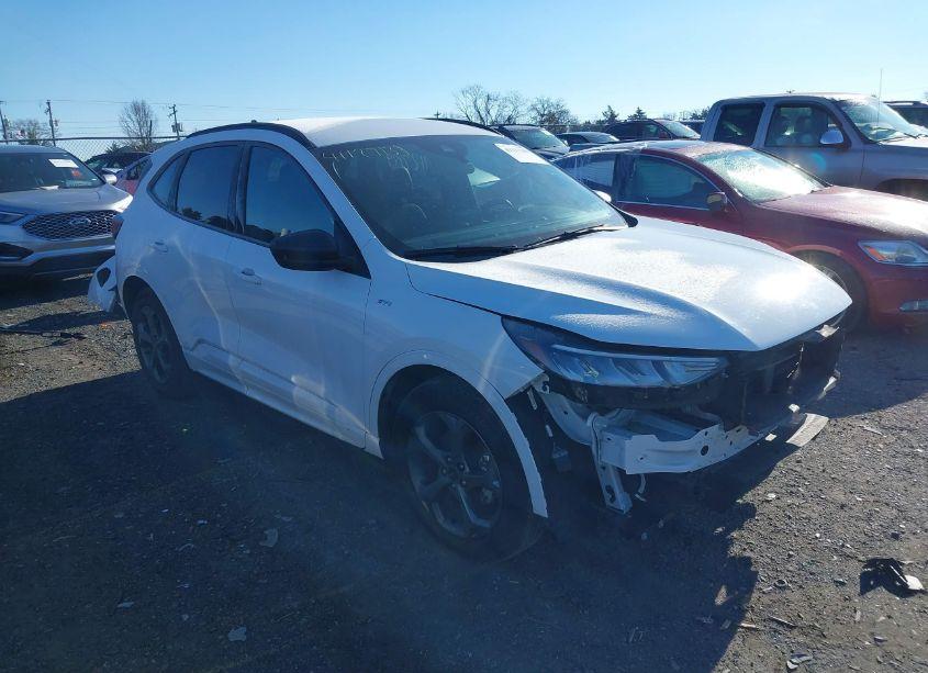 2023 Ford Escape ST-LINE (VIN 1FMCU0MN0PUA09268) main photo