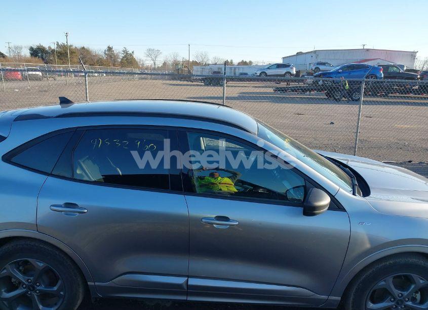 Photo 13 of 2024 Ford Escape ST-LINE (VIN 1FMCU0MN0RUA12254)
