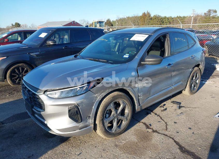 Photo 2 of 2024 Ford Escape ST-LINE (VIN 1FMCU0MN0RUA12254)