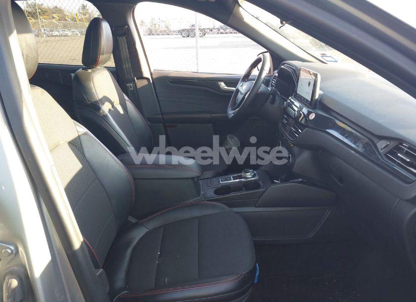 Photo 5 of 2024 Ford Escape ST-LINE (VIN 1FMCU0MN0RUA12254)