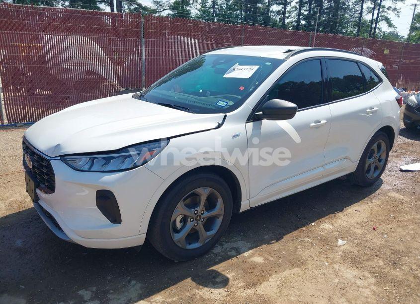 Photo 2 of 2024 Ford Escape ST-LINE (VIN 1FMCU0MN0RUA16062)