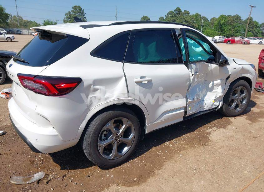 Photo 4 of 2024 Ford Escape ST-LINE (VIN 1FMCU0MN0RUA16062)