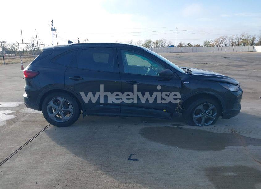 Photo 13 of 2024 Ford Escape ST-LINE (VIN 1FMCU0MN0RUA83826)