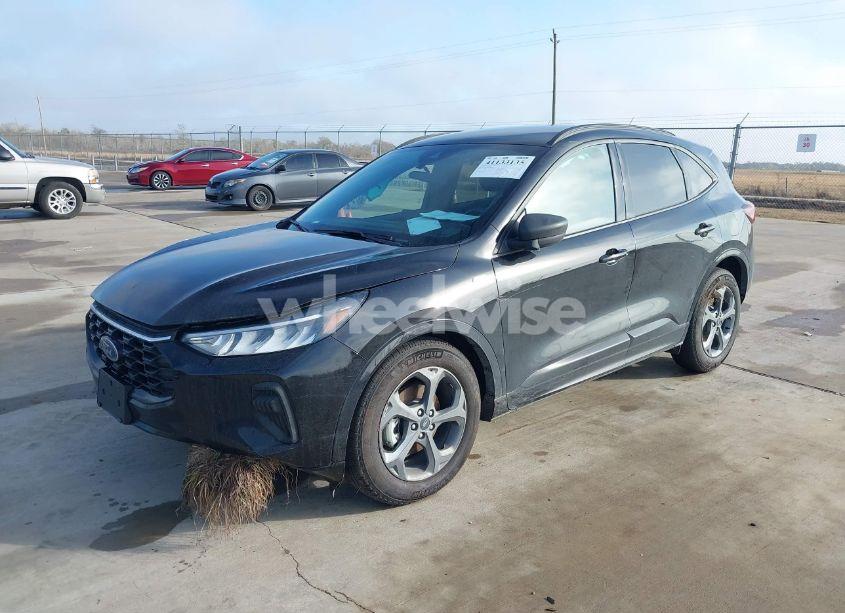 Photo 2 of 2024 Ford Escape ST-LINE (VIN 1FMCU0MN0RUA83826)