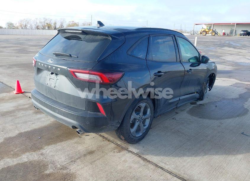 Photo 4 of 2024 Ford Escape ST-LINE (VIN 1FMCU0MN0RUA83826)