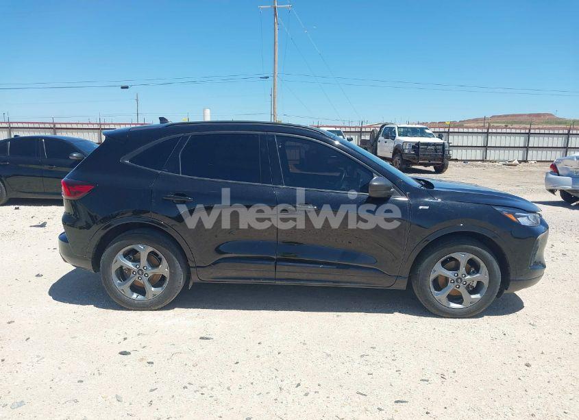 Photo 13 of 2023 Ford Escape ST-LINE (VIN 1FMCU0MN1PUB38541)
