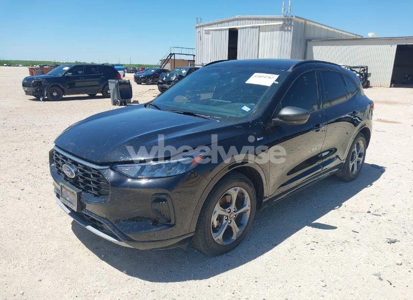 Photo 2 of 2023 Ford Escape ST-LINE (VIN 1FMCU0MN1PUB38541)