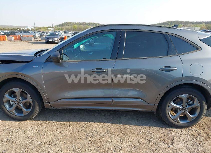 Photo 15 of 2024 Ford Escape ST-LINE (VIN 1FMCU0MN1RUA41682)