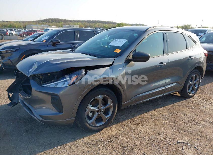 Photo 2 of 2024 Ford Escape ST-LINE (VIN 1FMCU0MN1RUA41682)