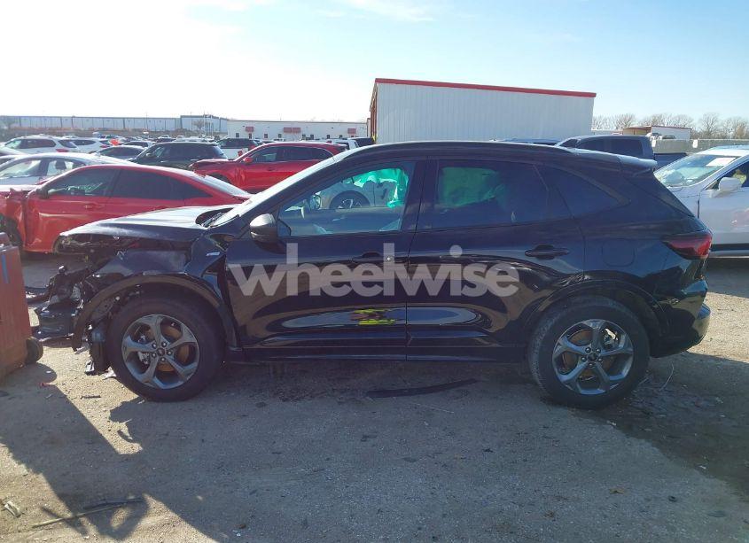 Photo 13 of 2024 Ford Escape ST-LINE (VIN 1FMCU0MN1RUB59733)