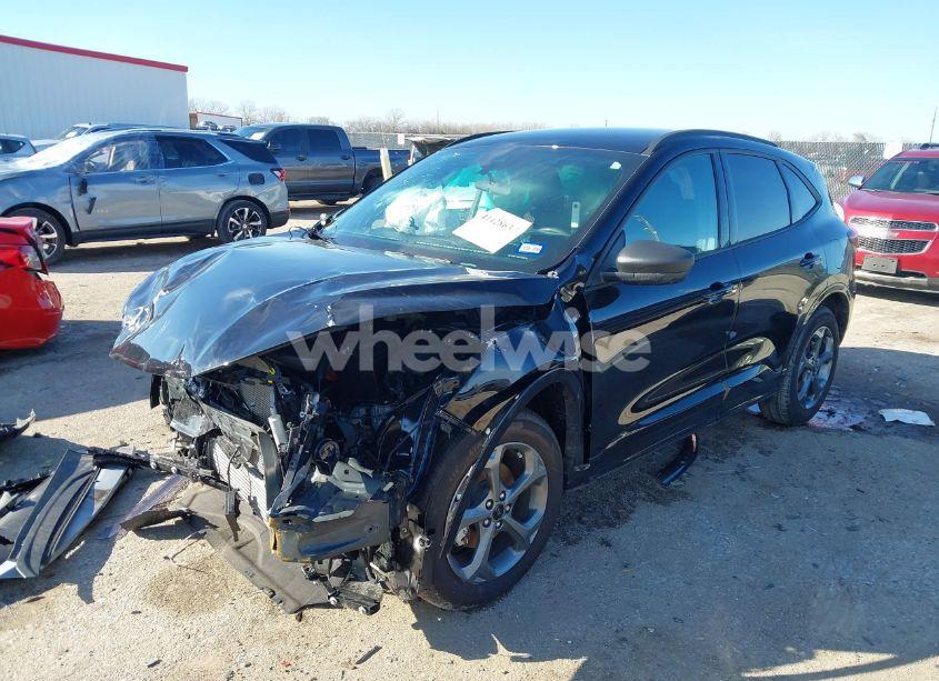 Photo 2 of 2024 Ford Escape ST-LINE (VIN 1FMCU0MN1RUB59733)