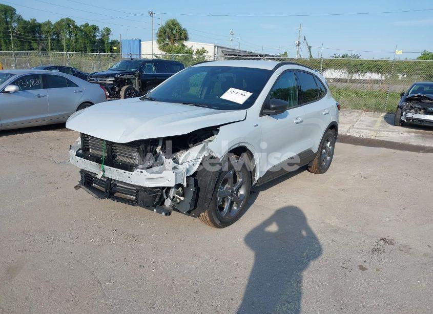 Photo 2 of 2025 Ford Escape ST-LINE (VIN 1FMCU0MN1SUA57032)