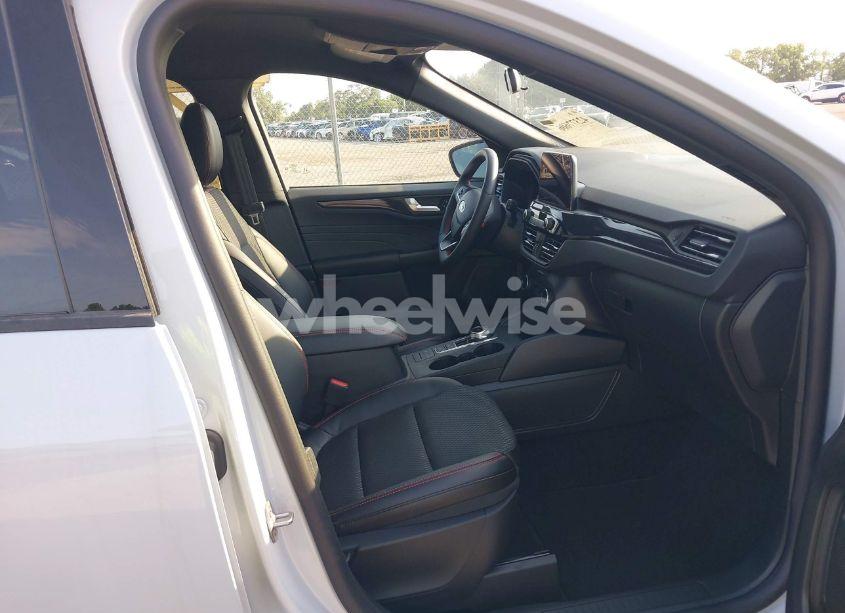 Photo 5 of 2025 Ford Escape ST-LINE (VIN 1FMCU0MN1SUA57032)