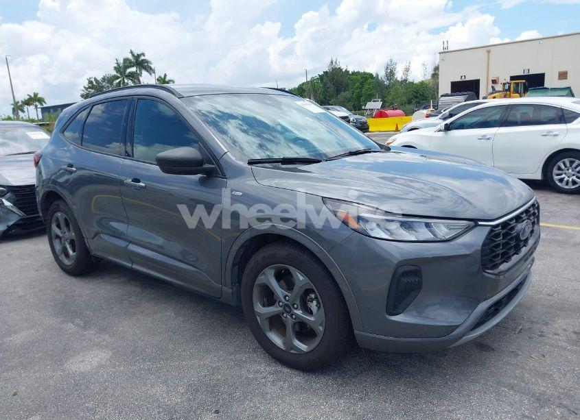 2023 Ford Escape ST-LINE (VIN 1FMCU0MN2PUA01379) main photo