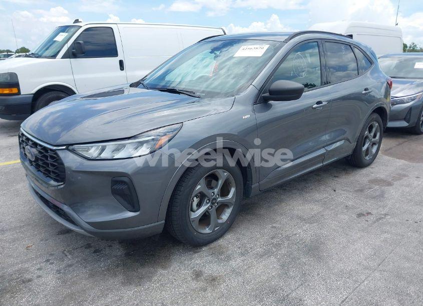 Photo 2 of 2023 Ford Escape ST-LINE (VIN 1FMCU0MN2PUA01379)