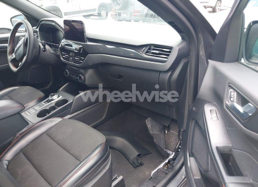 Photo 5 of 2023 Ford Escape ST-LINE (VIN 1FMCU0MN2PUA01379)