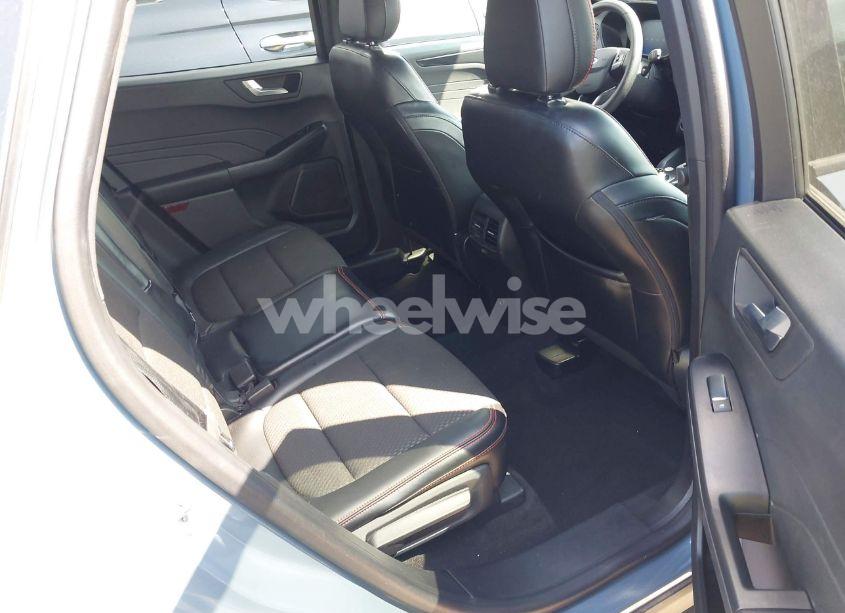 Photo 8 of 2024 Ford Escape ST-LINE (VIN 1FMCU0MN2RUA12045)