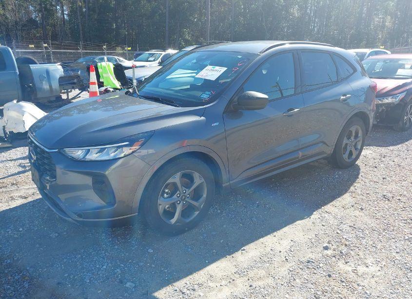 Photo 2 of 2023 Ford Escape ST-LINE (VIN 1FMCU0MN3PUA25660)