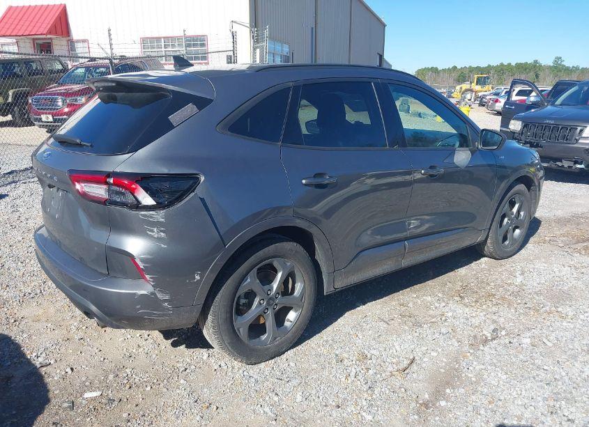 Photo 4 of 2023 Ford Escape ST-LINE (VIN 1FMCU0MN3PUA25660)