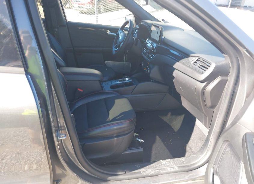 Photo 5 of 2023 Ford Escape ST-LINE (VIN 1FMCU0MN3PUA25660)