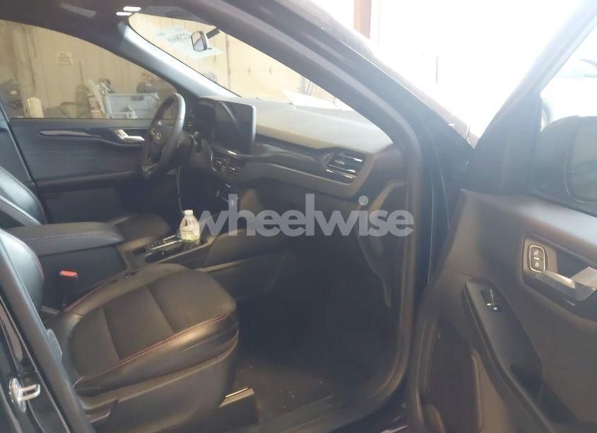 Photo 5 of 2023 Ford Escape ST-LINE (VIN 1FMCU0MN3PUA50641)