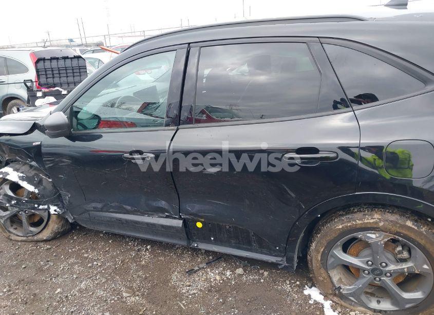 Photo 15 of 2023 Ford Escape ST-LINE (VIN 1FMCU0MN3PUA95918)