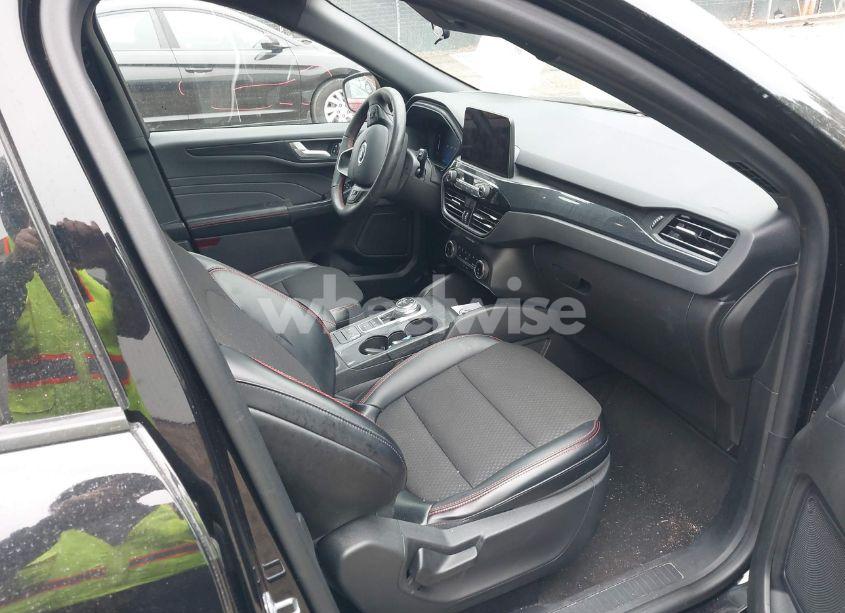 Photo 5 of 2024 Ford Escape ST-LINE (VIN 1FMCU0MN3RUA51338)