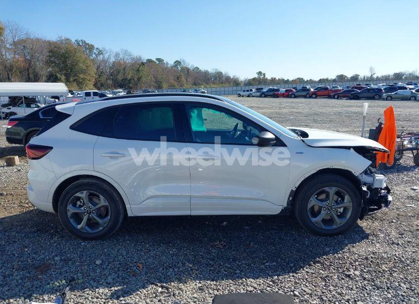 Photo 14 of 2024 Ford Escape ST-LINE (VIN 1FMCU0MN3RUA63585)