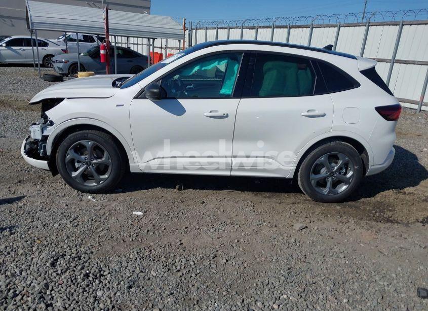 Photo 15 of 2024 Ford Escape ST-LINE (VIN 1FMCU0MN3RUA63585)