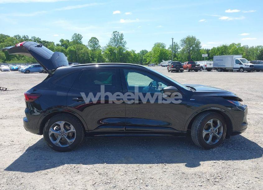 Photo 13 of 2023 Ford Escape ST-LINE (VIN 1FMCU0MN4PUA06356)