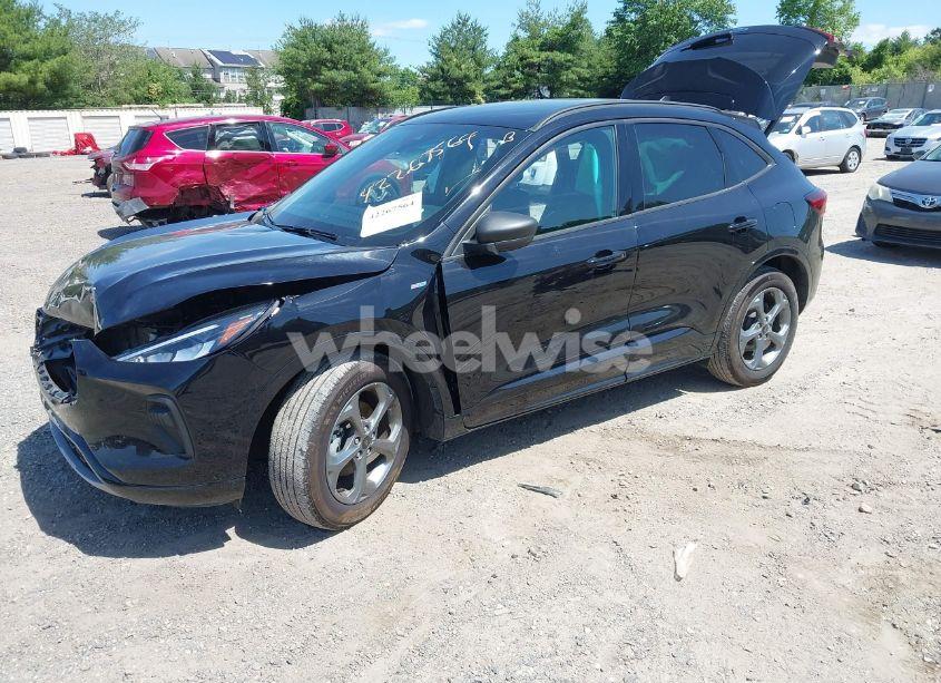 Photo 2 of 2023 Ford Escape ST-LINE (VIN 1FMCU0MN4PUA06356)