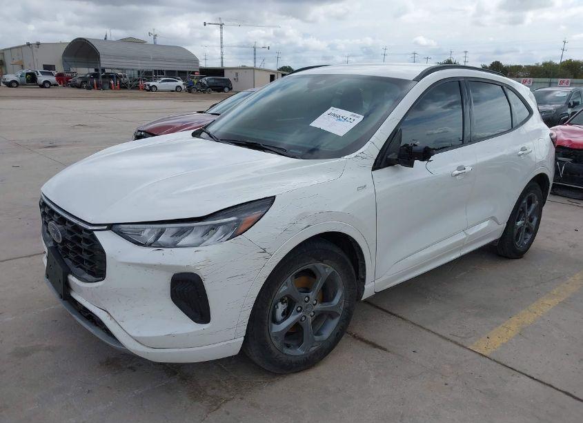 Photo 2 of 2023 Ford Escape ST-LINE (VIN 1FMCU0MN4PUA23268)