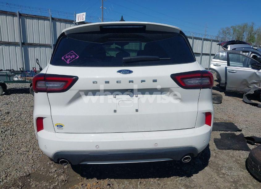 Photo 16 of 2024 Ford Escape ST-LINE (VIN 1FMCU0MN4RUA68441)