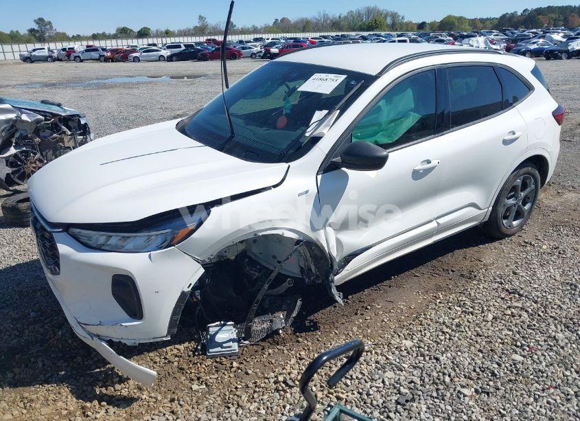 Photo 2 of 2024 Ford Escape ST-LINE (VIN 1FMCU0MN4RUA68441)