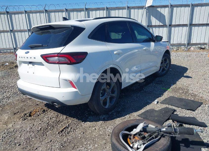 Photo 4 of 2024 Ford Escape ST-LINE (VIN 1FMCU0MN4RUA68441)